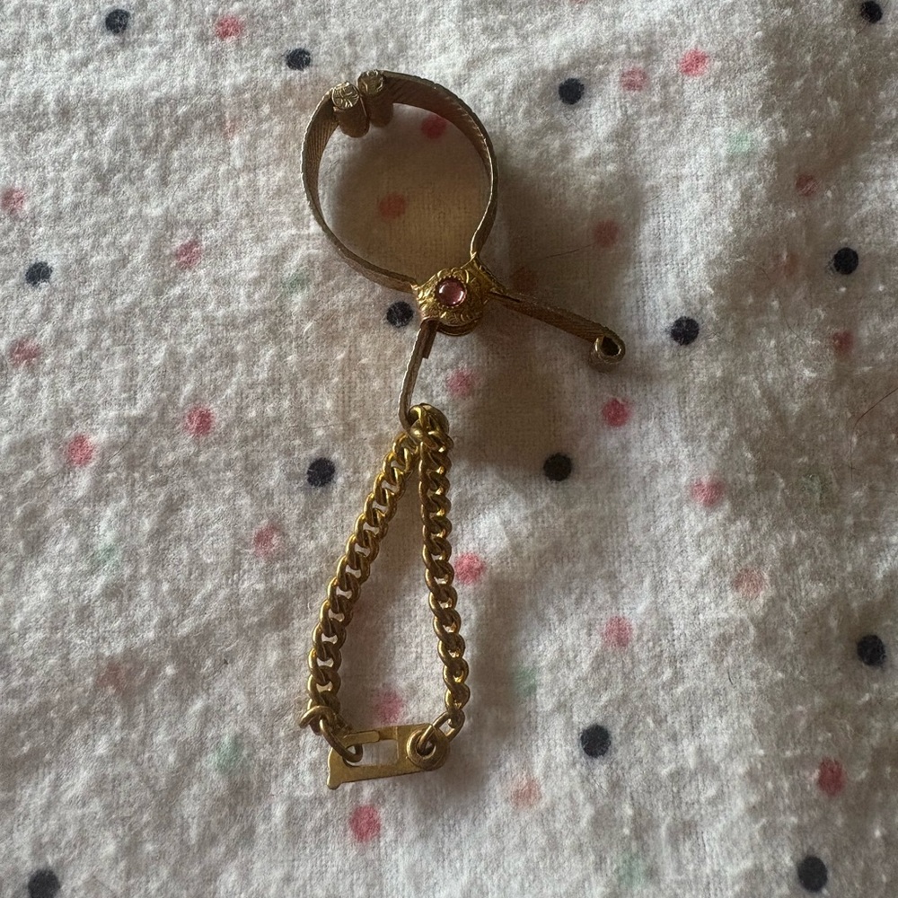 Vintage Gold Tone Glove and Scarf Holder Clip